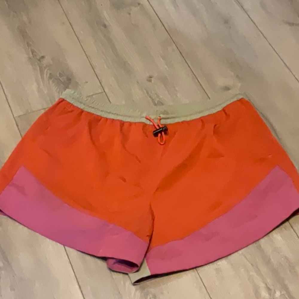 Women’s Lululemon Nylon Shorts. Size 12